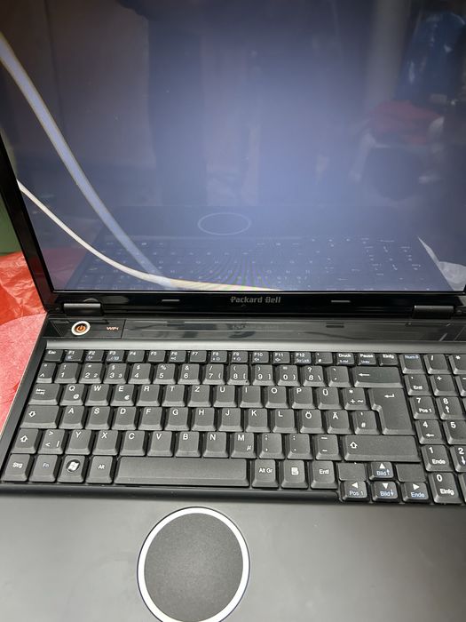 De vanzare Laptop Packard -Bell , 4 GB , Windows 10