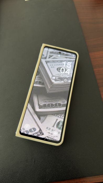 Продам fold4 в идеальном состоянии.