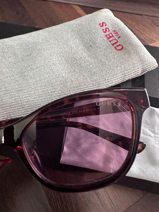 Слънчеви очила Guess за девойки