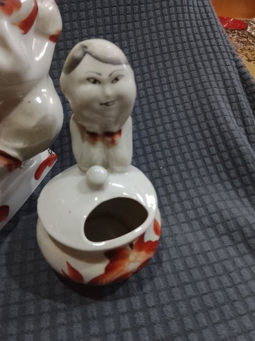 Статуэтки фарфоровые