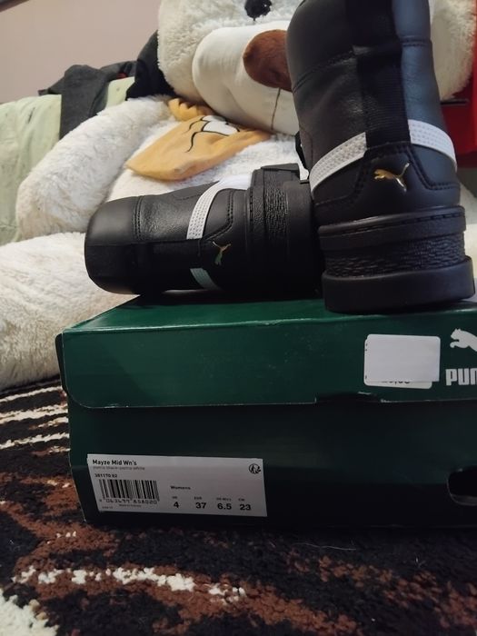 Супер намалени.Чисто нови оригинални сникърси Пума