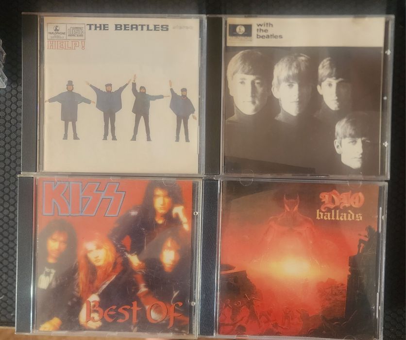 Музыкальные CD диски.