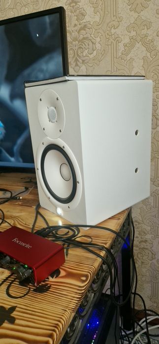 Yamaha hs8w pair