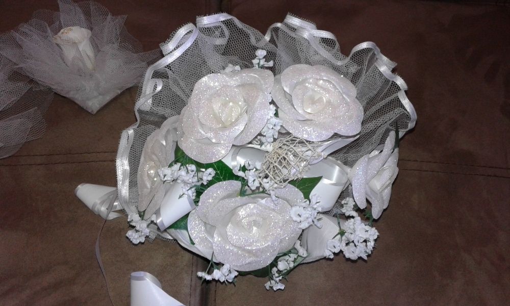 украса за кола на младоженци