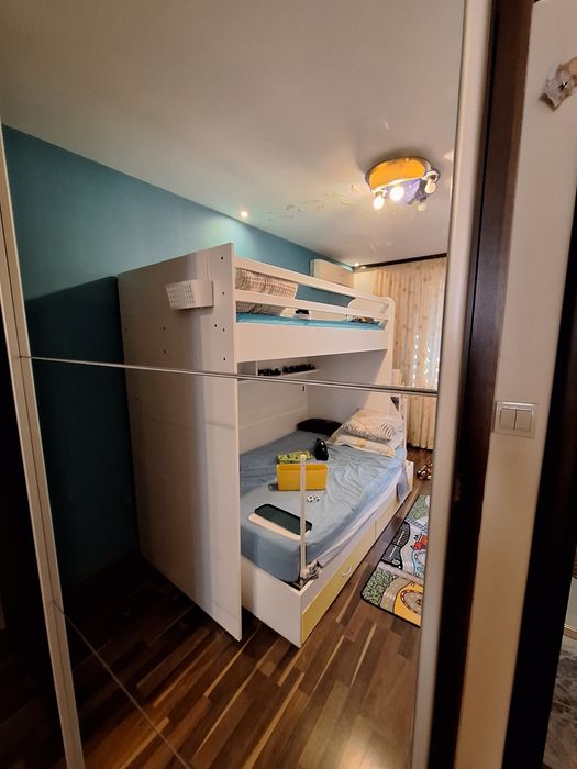 Гардероб с плъзгащи врати