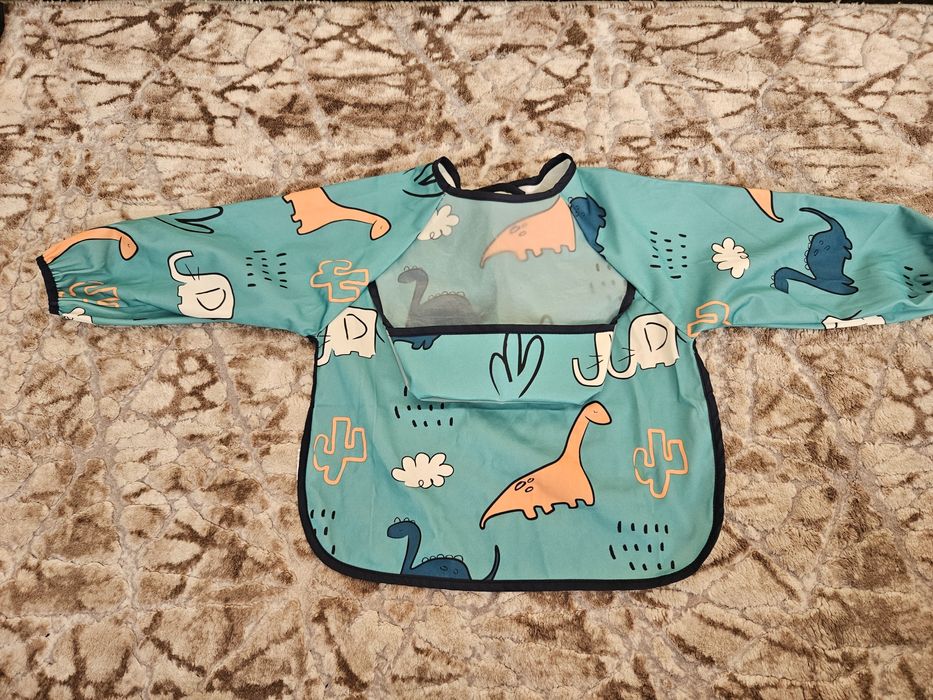 Bolalar uchun ovqatlantiradigan fartukcha