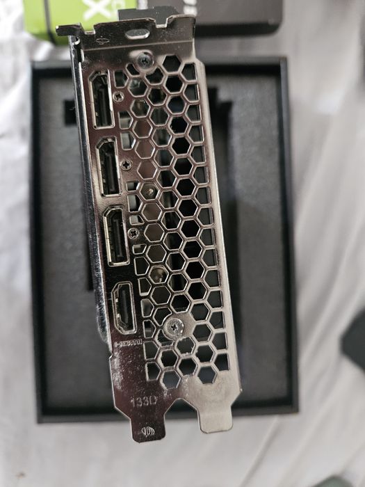 Продавам видеокарта Gainward GeForce RTX 3050 (8GB GDDR6)