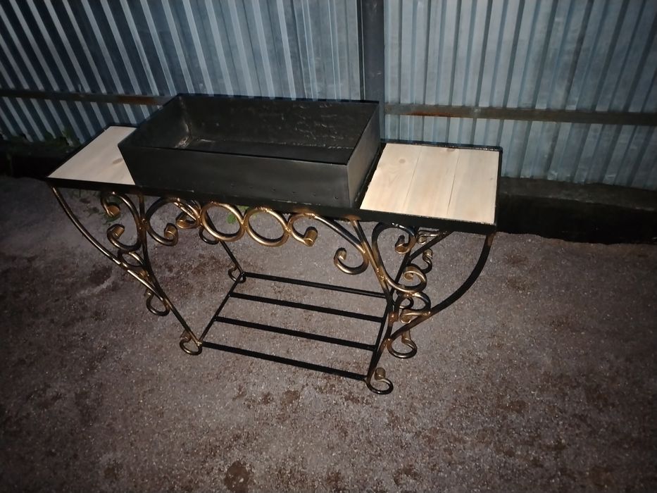 Продам мангал с кованными элементами