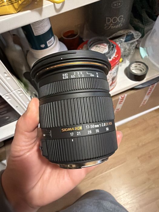 Vand obiectiv Sigma 17-50 mm.