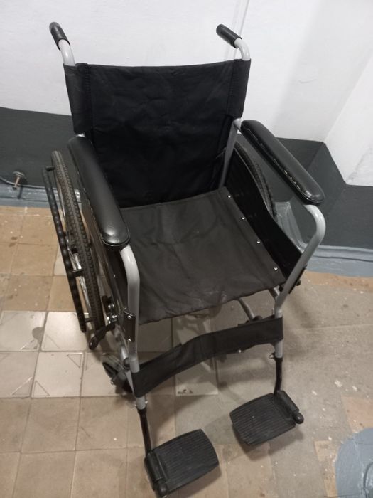 Инвалидная кресло коляска.  Есть прокат.