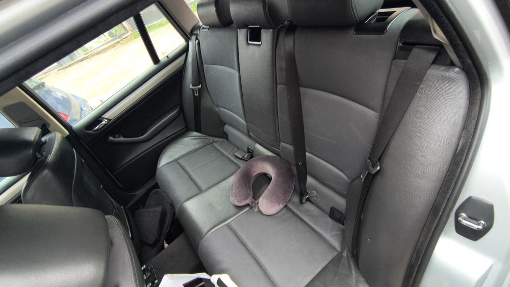 Части БМВ Е46 - разпънала,Cup holder