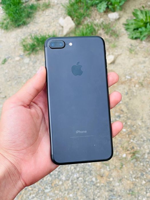 Iphone 7 plus va Samsung A20 sotiladi xolati ideal aybi yo’q