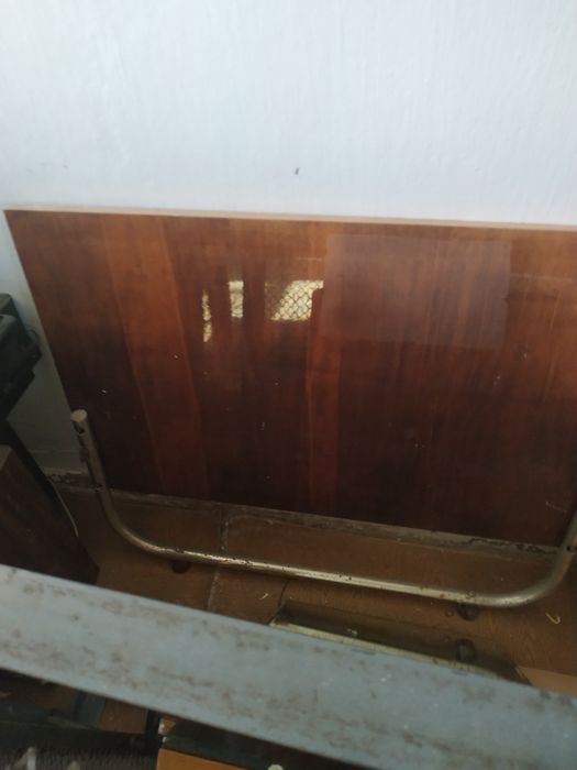 Продаю кровать с панцирной сеткой