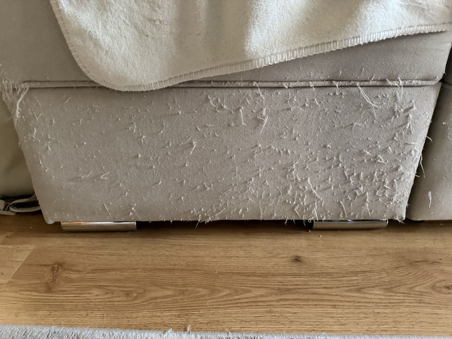 Canapea Mobexpert Extensibilă (150x270) BUCURESTI  folosita 1 an – Cu „design” felin inclus