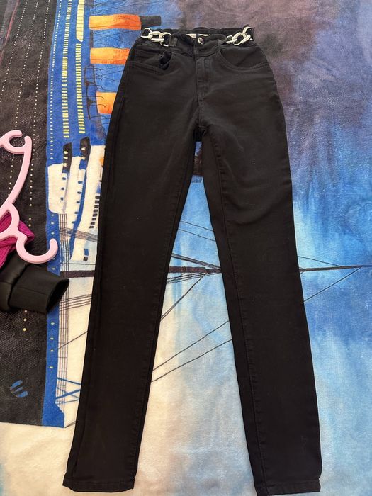 Яке GUESS + панталон, 50 лв