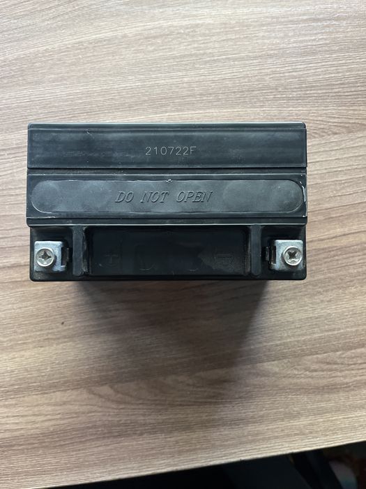 Продам акамулятор на скутер м8-м10