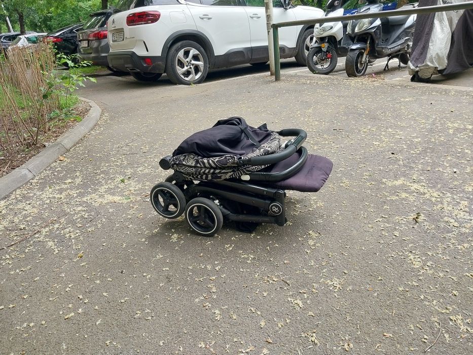 Carucior Pliabil Gb Qbit+ All TerraIn - Negru