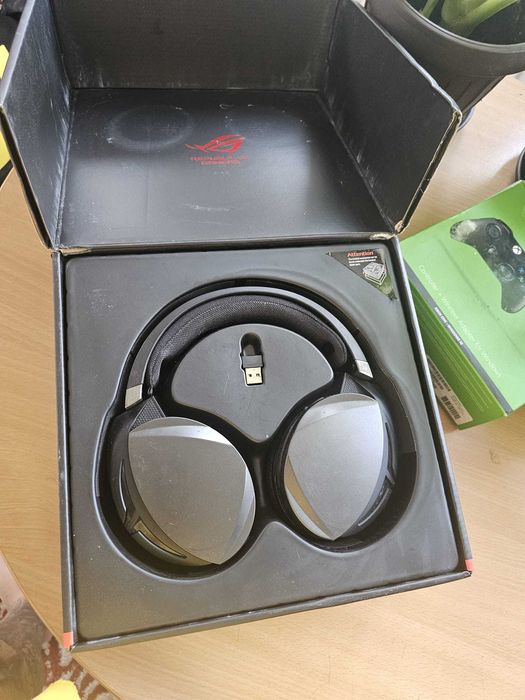 Casti gaming wireless ASUS ROG Strix