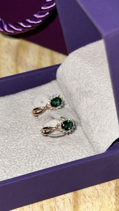 Оригинальные золотые серьги Vinceri с изумрудами и бриллиантами