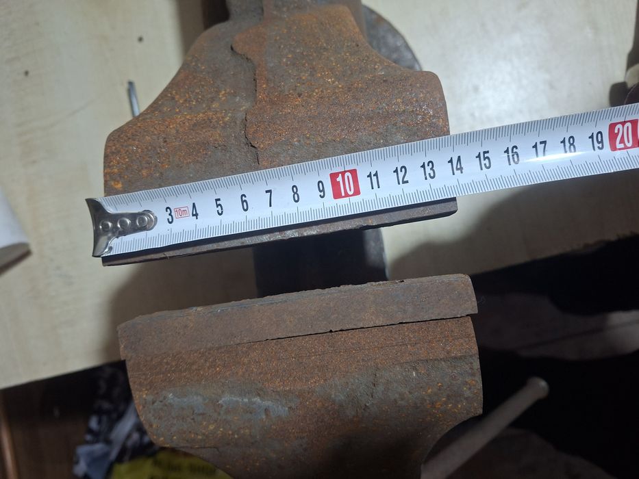 Тиски слесарьные