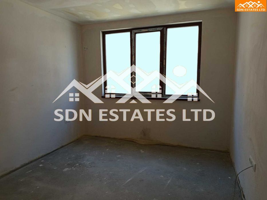 Продава се Тристаен апартамент в Казанлък - 110 кв.м за 1206 €/кв.м - Снимка #1