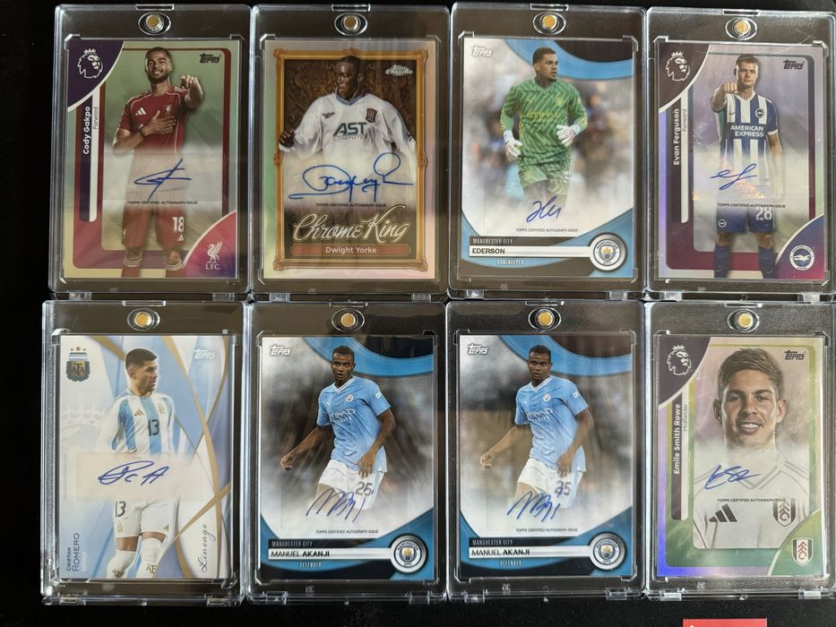 Футболни карти с автографи