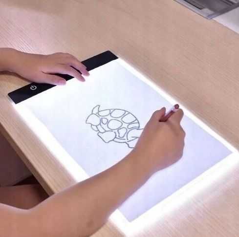 Графичен таблет/подложка за чертане, рисуване безрамкова A4  LED
