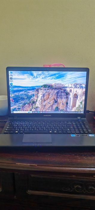 Ноутбук samsung оперативка  8гб HDD720гб