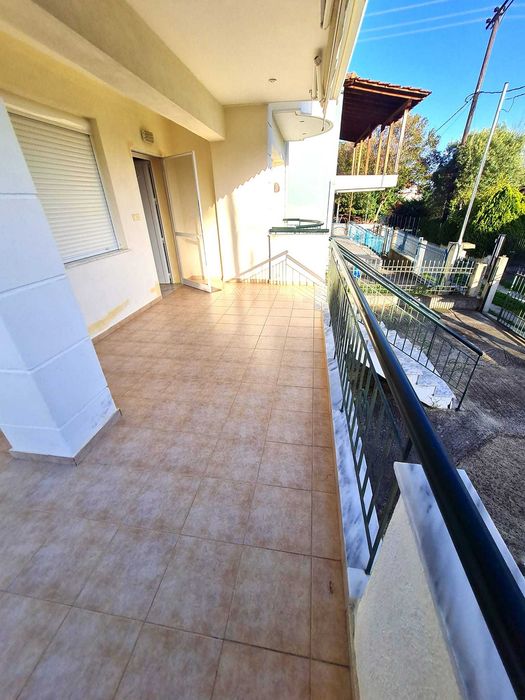 Продава 3 ет. къща с площ 165 м2 и двор 280 м2 в Аспровалта, Гърция