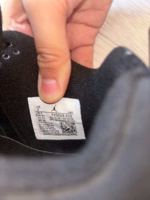 Nike Air Jordan 4 black cat