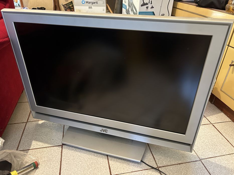 Телевизор JVC 32