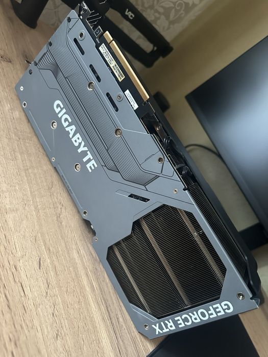 Gigabyte RTX 4090 (без GPU и VRAM)