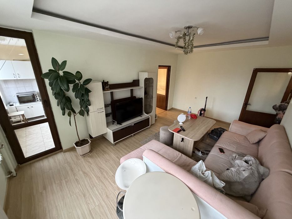 Продава перфектен обзаведен двустаен с ТЕЦ