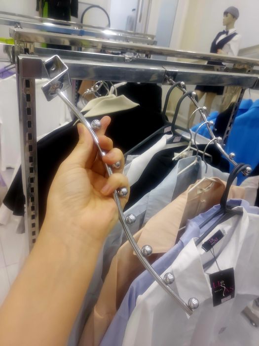 Стойка, рейка для одежды