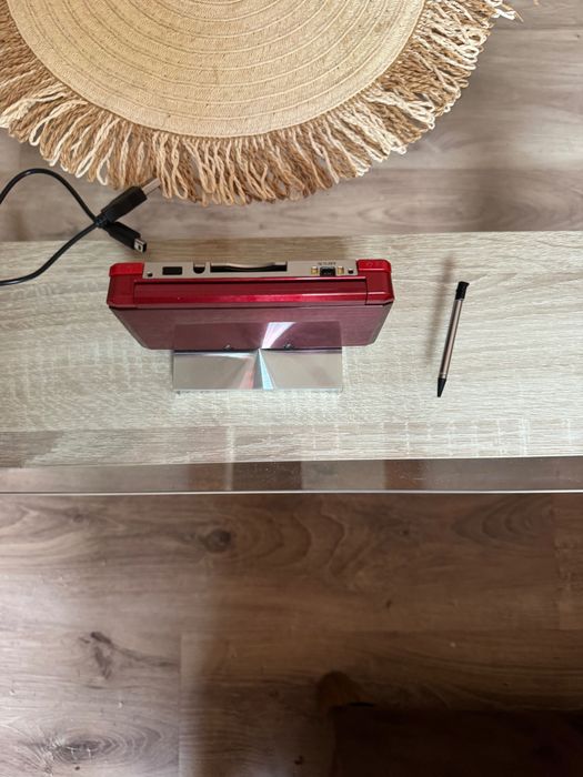 Consolă Nintendo 3DS Modată (Meniu în Engleză) + Stylus Original Metalic