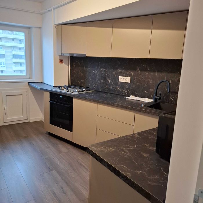 Proprietar persoana fizica. Apartament 3 camere, deasupra la Dorna Medical, Str. A. Panu, zona Centru civic, Palas