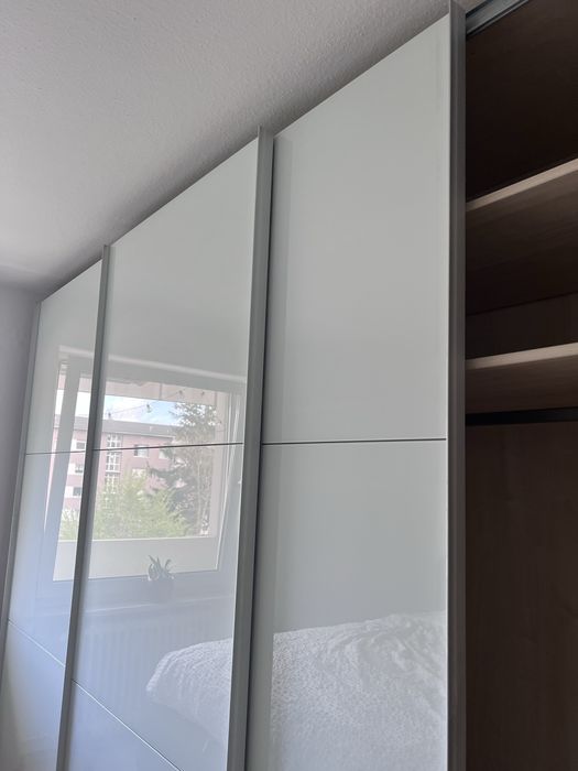 Dressing/Dulap 300/220/65 cm 3 usi culisante sticla alba
