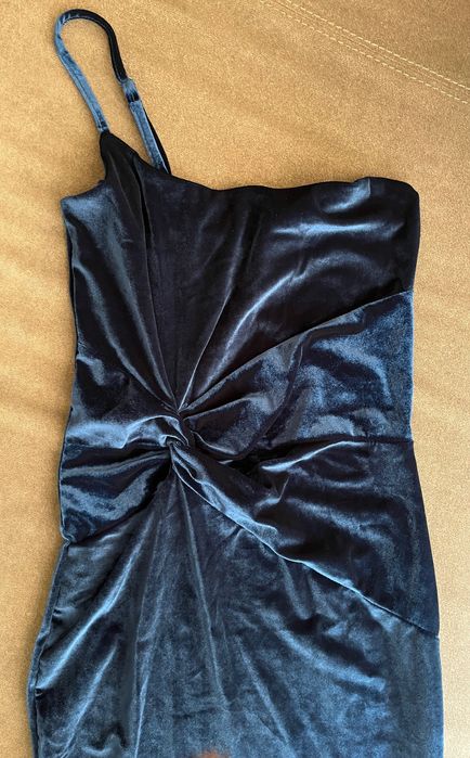 Рокля с едно рамо