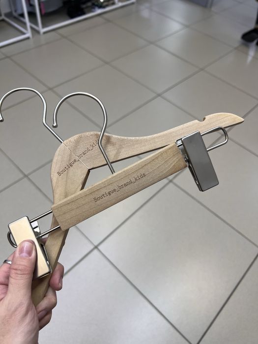 Продам детские вешалки