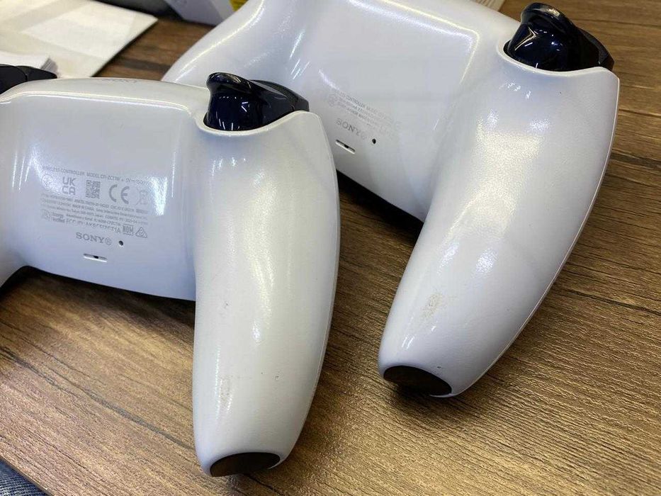 PS5 Slim на Гарантии 2 Геймпада 1Tb SSD Около 50 Игр