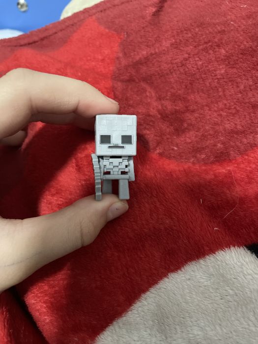 Скелет из майнкрафт обменяю на любого персонажа также из Minecraft