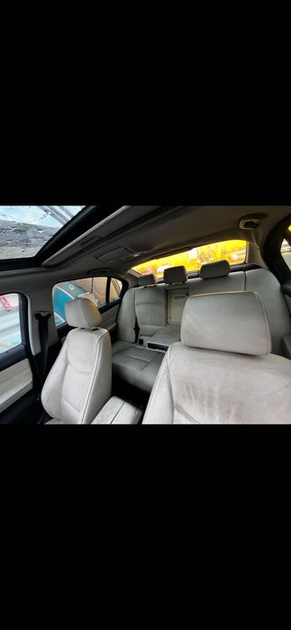 Vând BMW E90 320d . Preț Negociabil.