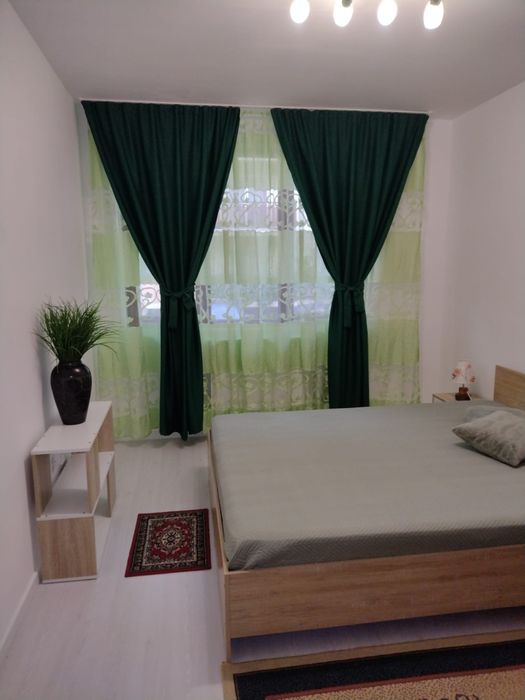 Închiriez apartament