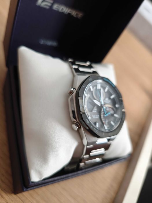 Часовник Casio edifice