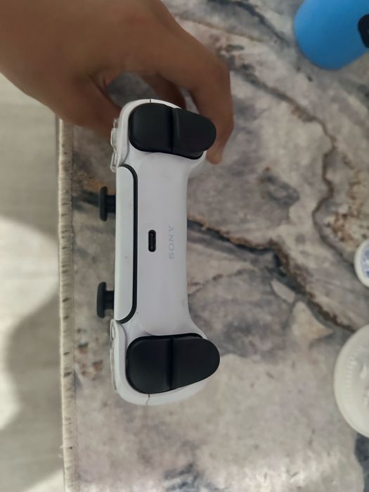 Продам оригинальный контроллер PS5 DualSense