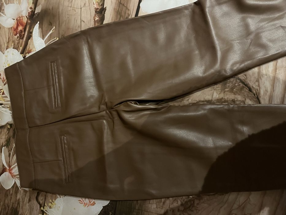 Кожен кафяв клин