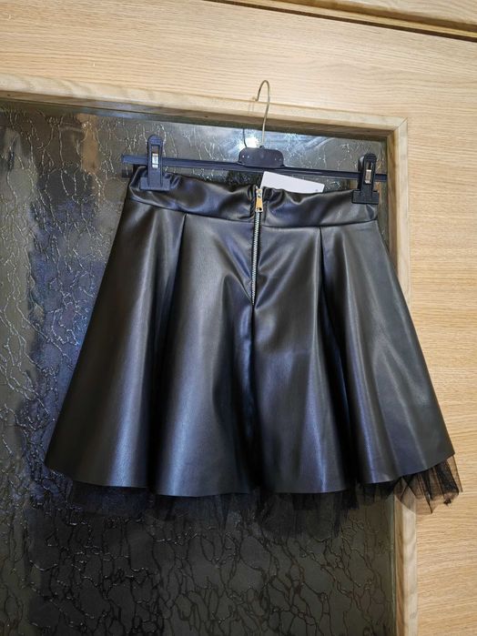 Пола от еко кожа с цип отзад