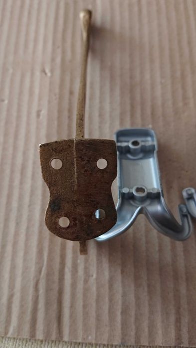 Стара и нови закачалки .