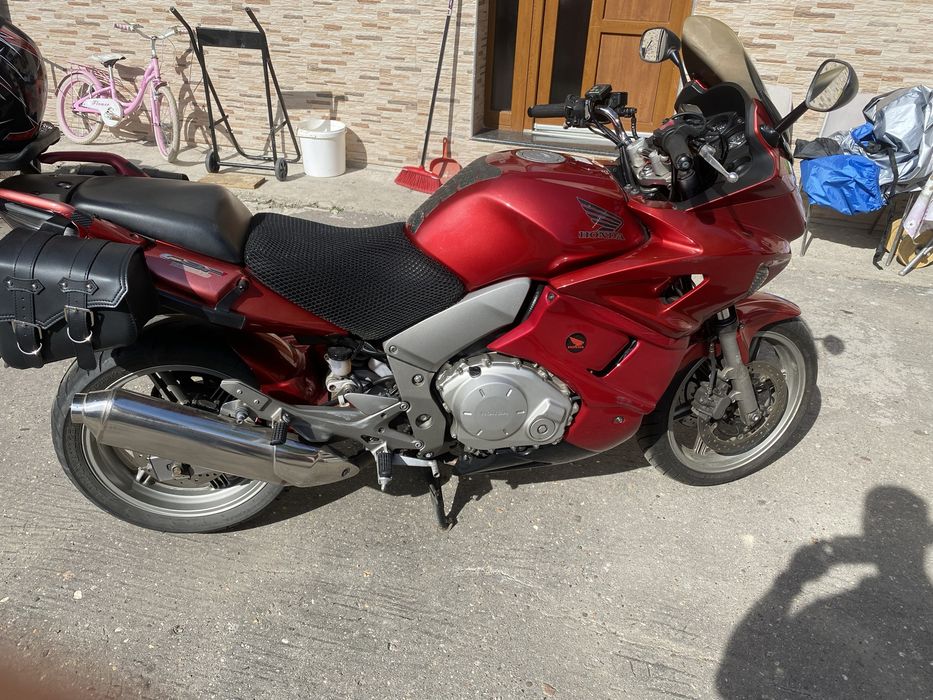 Motocicleta HONDA CBF