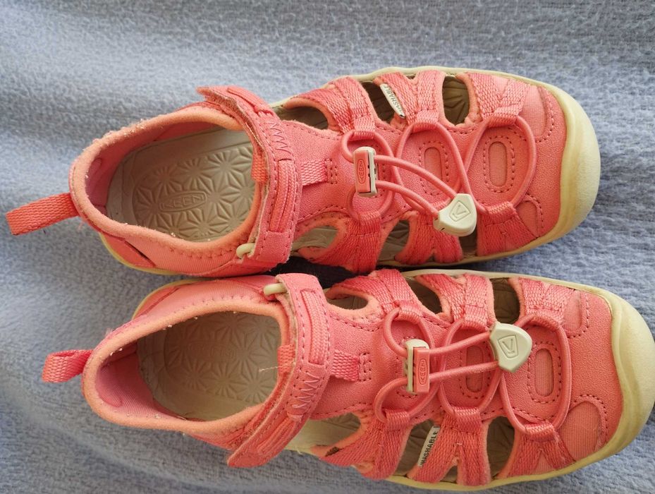 Обувки Keen и Crocs номер 29.